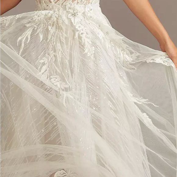 NWT Funds from sale help struggling children. . Wedding Gown - Picture 11 of 12